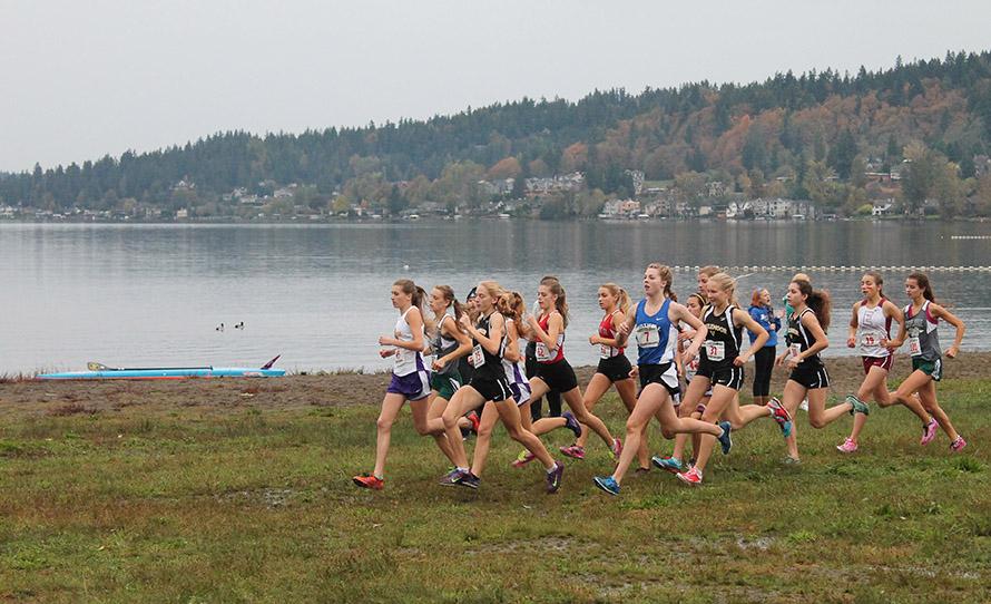 Seniors+Amber+Rose%2C+Katie+Diekema+and+junior+Bailey+Fjestul+battle+for+position+with+the+rest+of+the+leaders+during+the+KingCo+meet+at+Lake+Sammamish+State+Park.++The+girls+team+finished+in+third+place+overall+while+the+boys+team+finished+in+second.++Both+teams+are+seeking+their+first+state+appearance+as+a+team+since+2002.