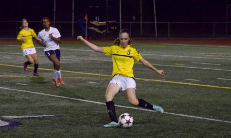 Girls soccer strives for KingCo championship