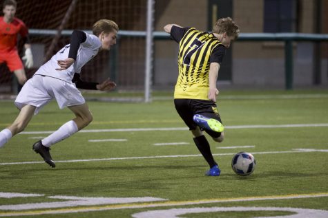 Boys soccer hopes to edge a playoff spot