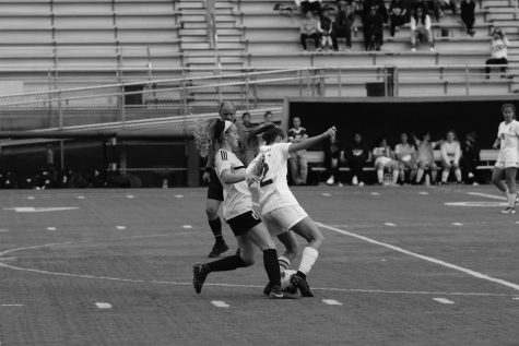 Girls soccer sweeps KingCo despite injuries, builds community
