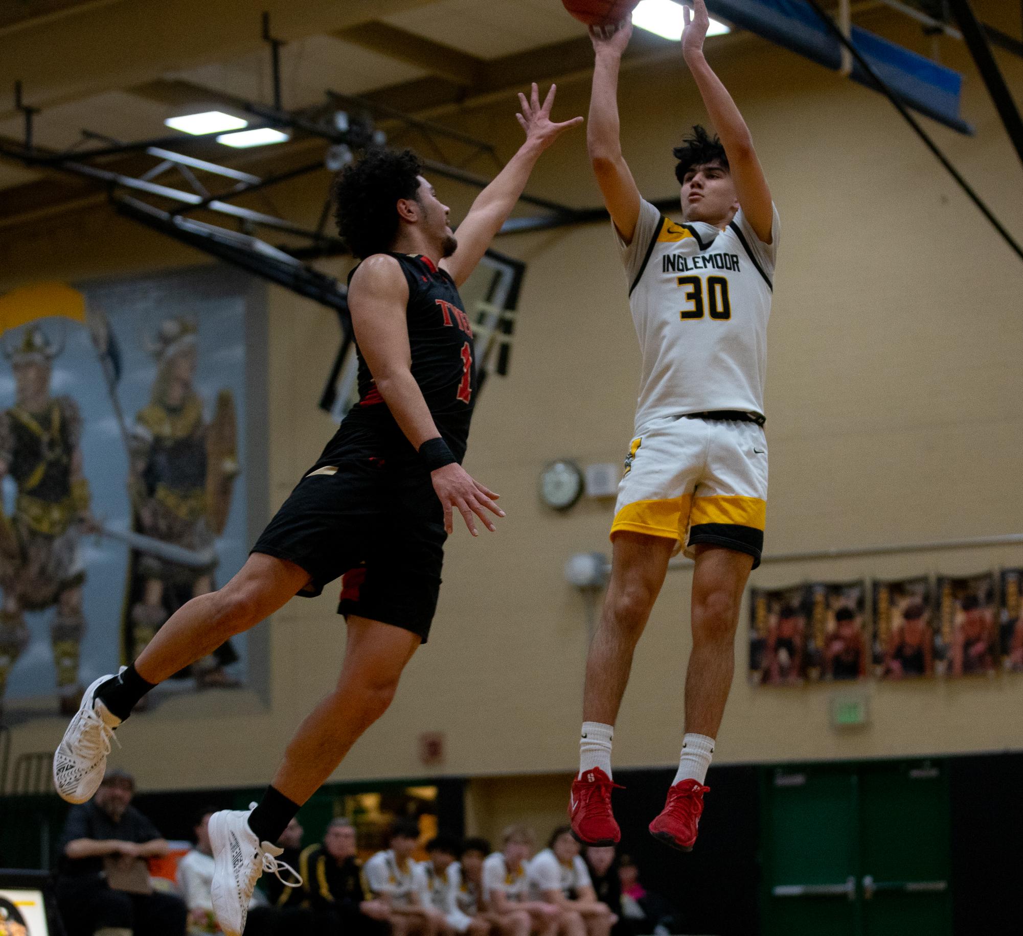 Senior guard Aman Sterling pulls up from midrange during the first quarter of a game against Tyee. The Vikings won 83-45, moving their record to 8-6. "I've grown more confident over the years, especially in my shooting abilities," Sterling said