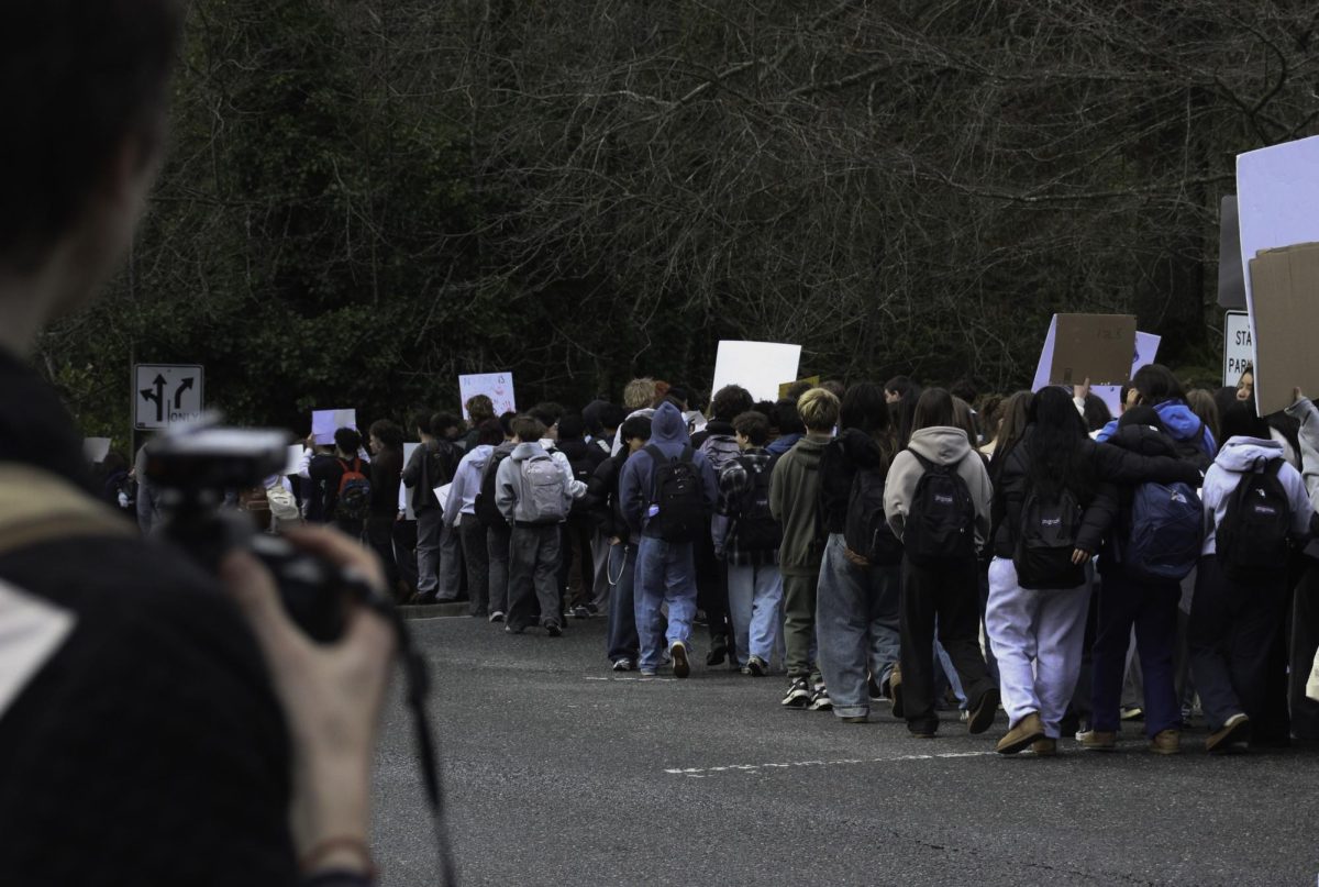 Hundreds of students leave Inglemoor campus midday to walkout against ICE. The student organizers LJ Lamason and Langley Foster also created an instagram account to spread the details of the walkout beforehand so students knew where and when to join. 