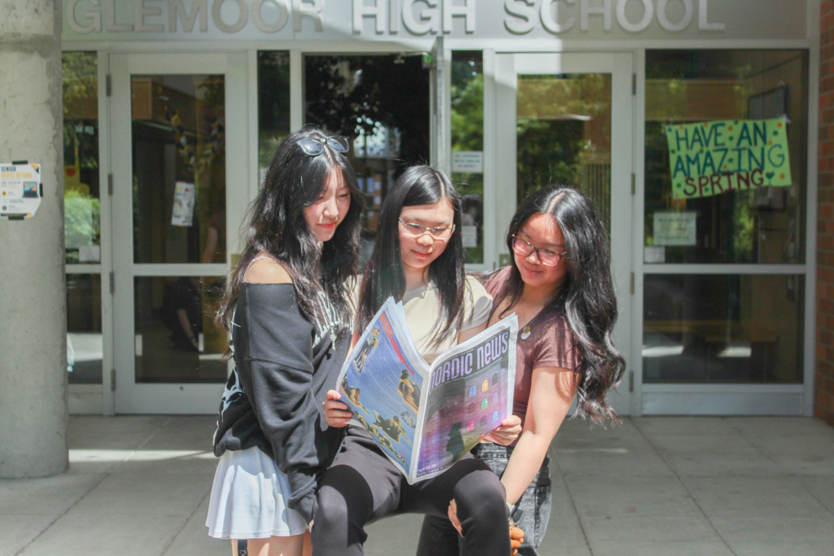 (left to right) Co-Editor-in-Chief Iris Huang, Web Editor-in-Chief Callie Tse and Co-Editor-in-Chief Annabelle Yip.