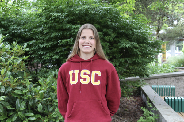 Navigation to Story: Athletes “sea” their future in college sports
